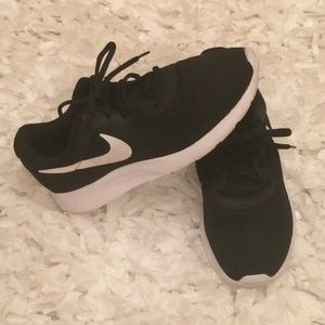 Nike | Shoes | Nike Vh2 Sneakerssize 